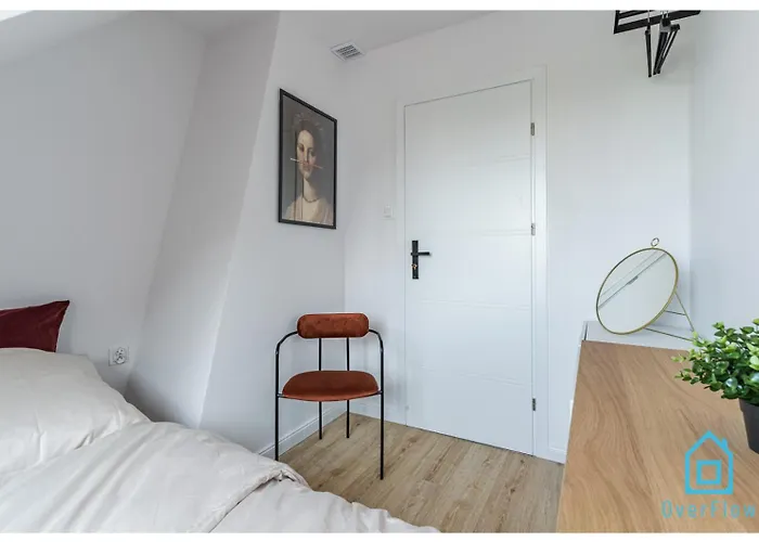 Cinderella - 5 Minutes To Old Town